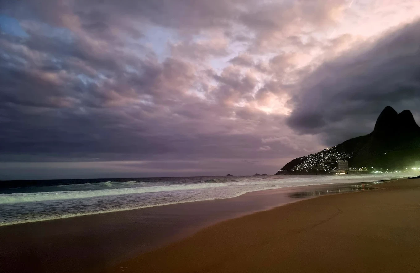 VIP Sunbed in Ipanema - View of Dois Irmãos - Image